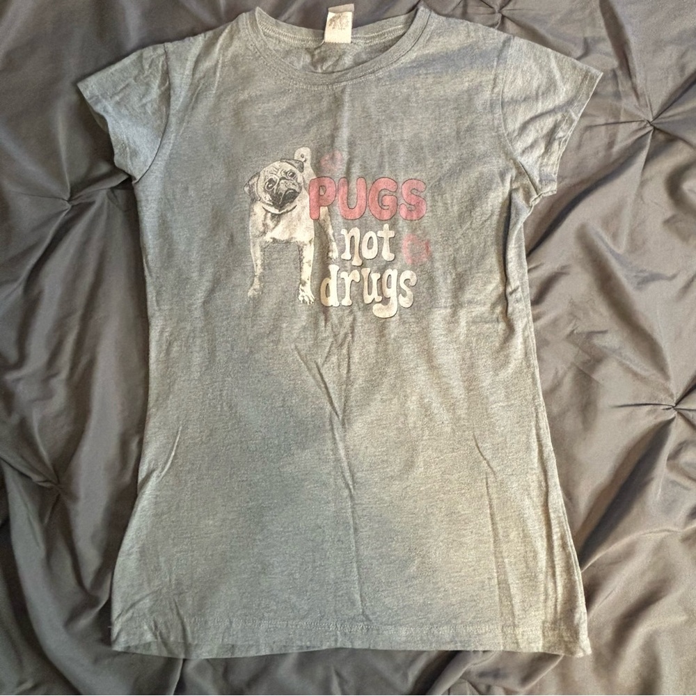 Vintage “Pugs Not Drugs” Graphic Tee Juniors Large